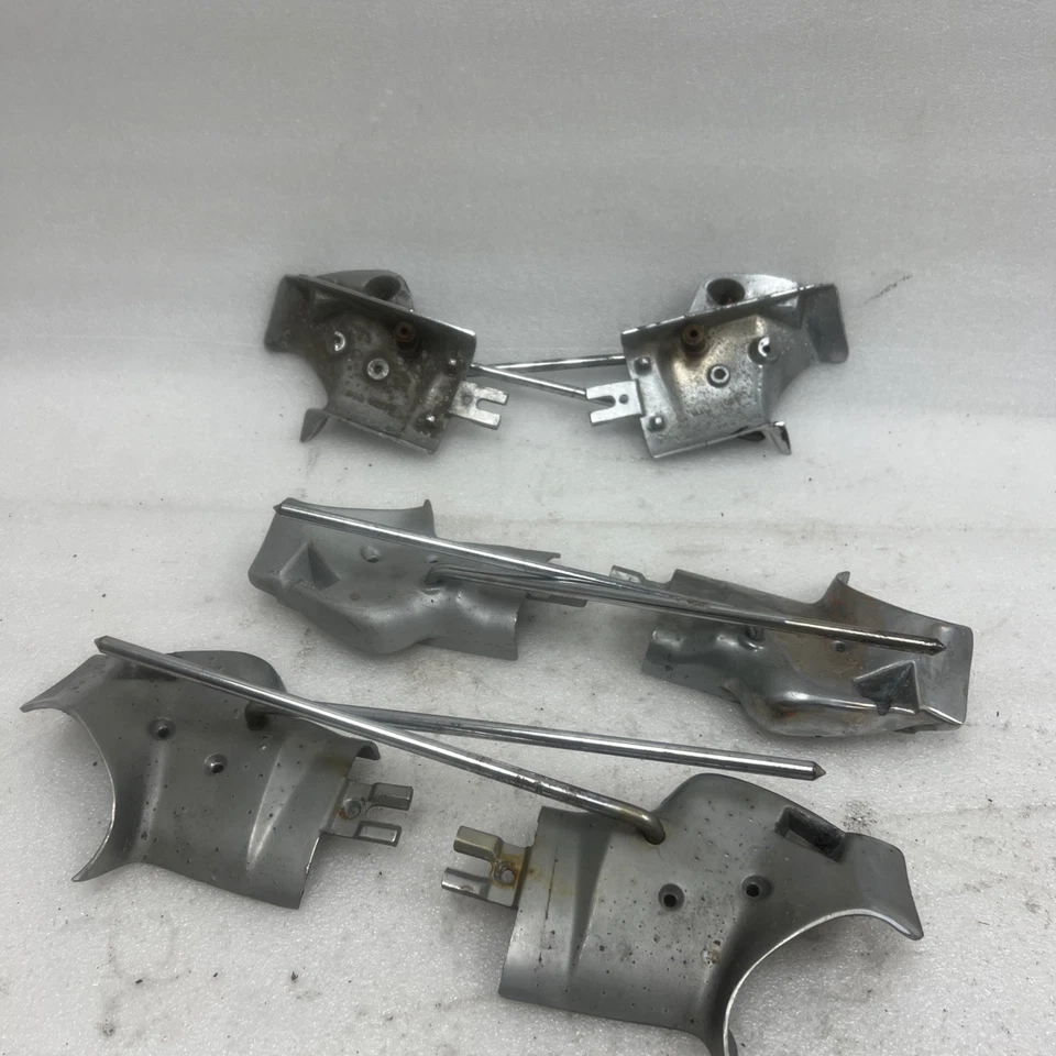 Ford Mustang and Cougar 1971-1973 convertible par de soportes parasol Foto 4 de 4