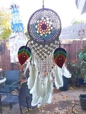 Atrapasueños Blanco Con Plumas de Paloma, Diseño Nativo Macramé Atrapasueños