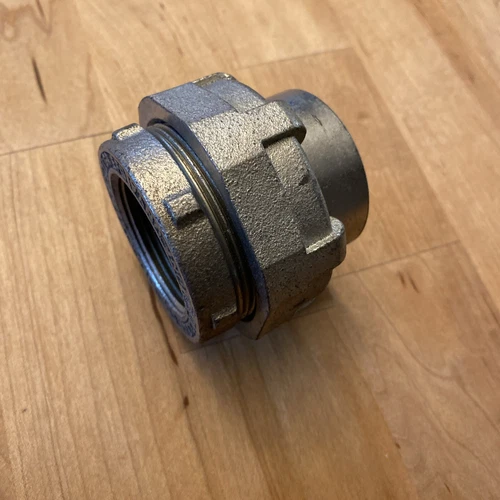 Eaton Crouse-Hinds UNF405  1-1/4"  Female Union Hazardous Location Quantity 1