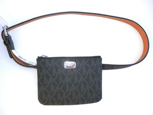 michael kors signature fanny pack
