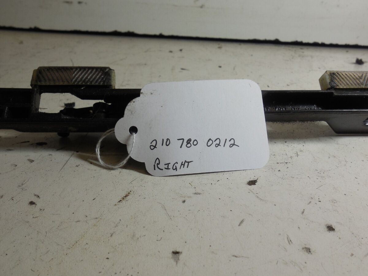 W210 Mercedes Right Sunroof Drip Rail Mount Bracket W210 Mercedes Right Sunroof Drip Rail Mount Bracket