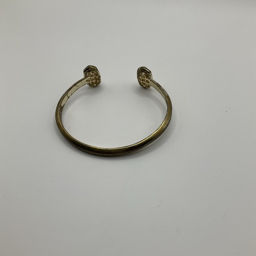 Brazalete Kendra Scott dorado - Imagen 4 de 4