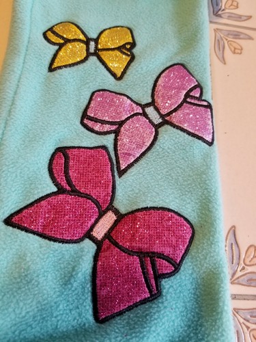 JoJo Siwa Hat, Scarf & Fingerless Gloves - Picture 10 of 10