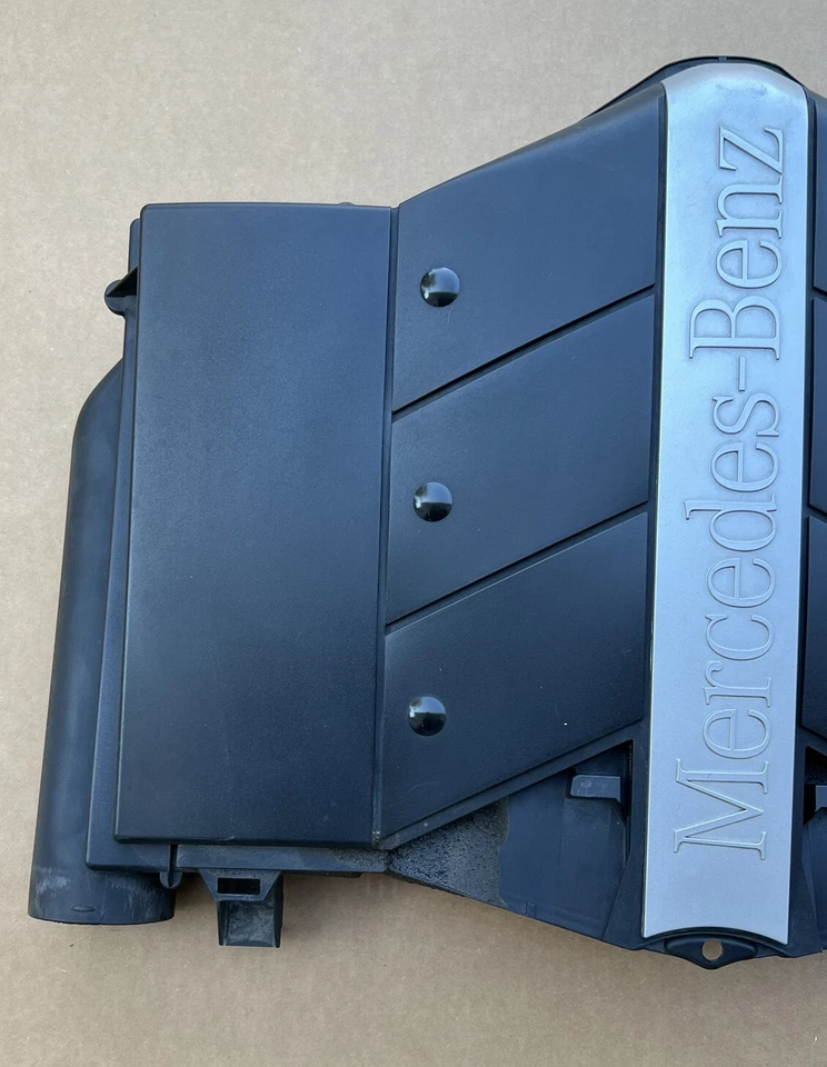 Mercedes-Benz C320 2003-2005 filtro de aire carcasa motor cubierta OEM Foto 2 de 4