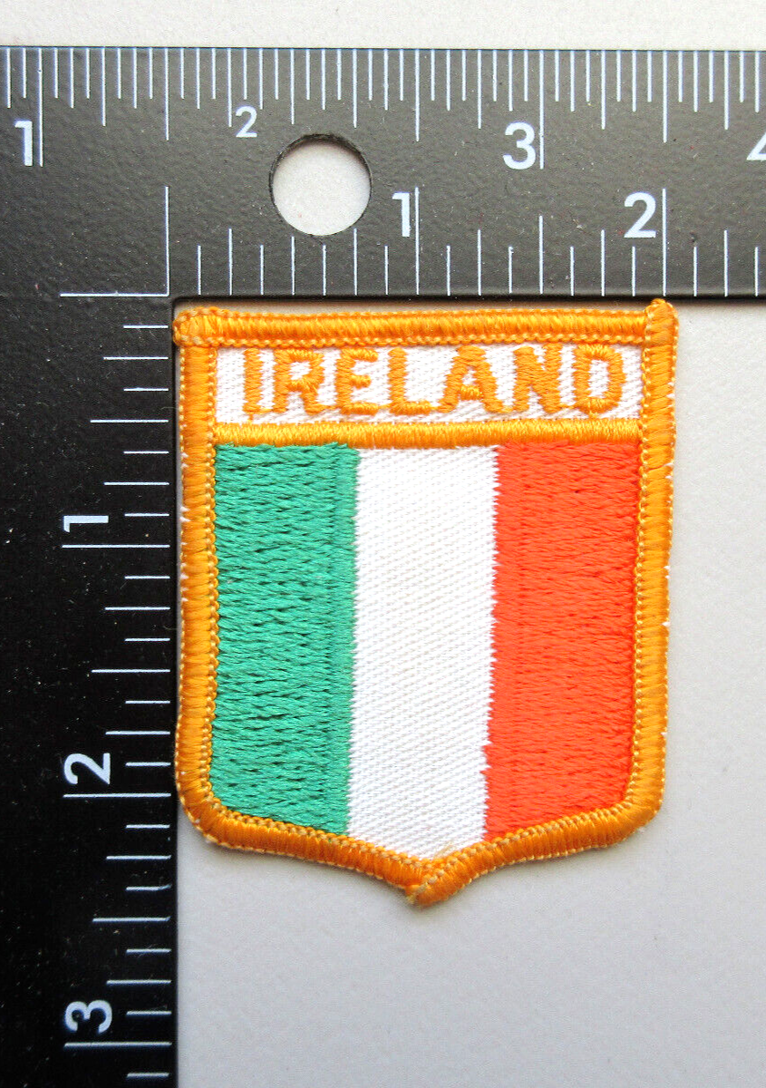 IRELAND FLAG SOUVENIR & TRAVEL COLLECTIBLE PATCH