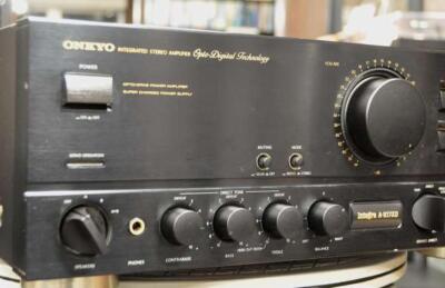 ONKYO A-817XD | Stereo Integrated Amplifier Manual Pre-Owned