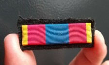 A06G01 support avec ruban pour réduction agrafe barette médaille