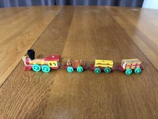 VINTAGE MINIATURE WOODEN CONNECTING TRAIN ENGINE CABOOSE  2 CARS DECORATIVE TOY