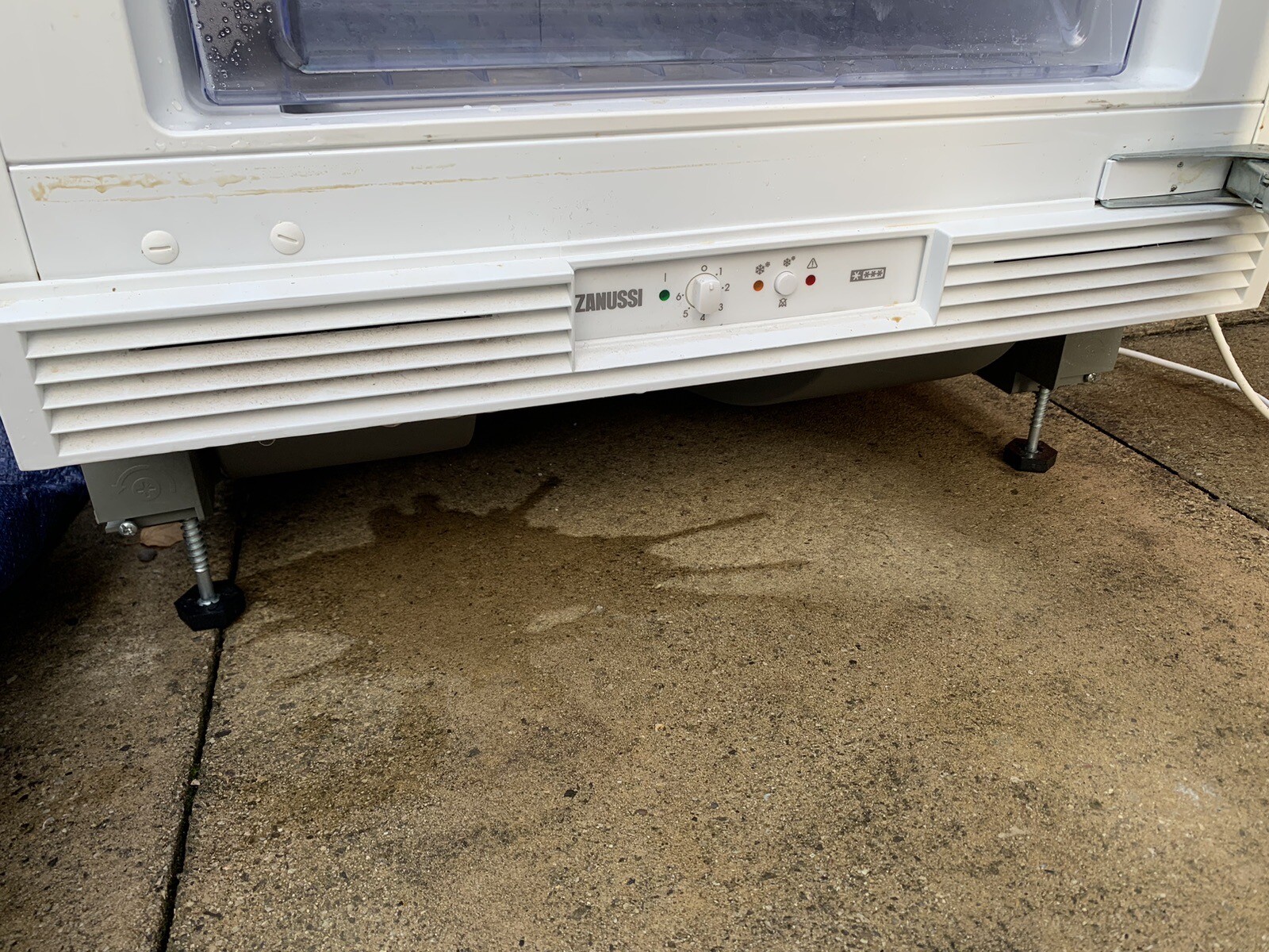 Zanussi Integrated Under Counter Freezer eBay