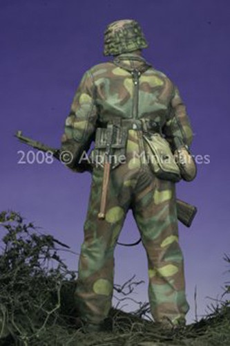 Alpine 35061 1/35 WWII German 12-SS Grenadier - Picture 4 of 6