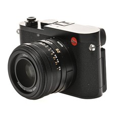 Leica Q3 mit SUMMILUX 28mm F1.7 ASPH. (schwarz elo Kamera