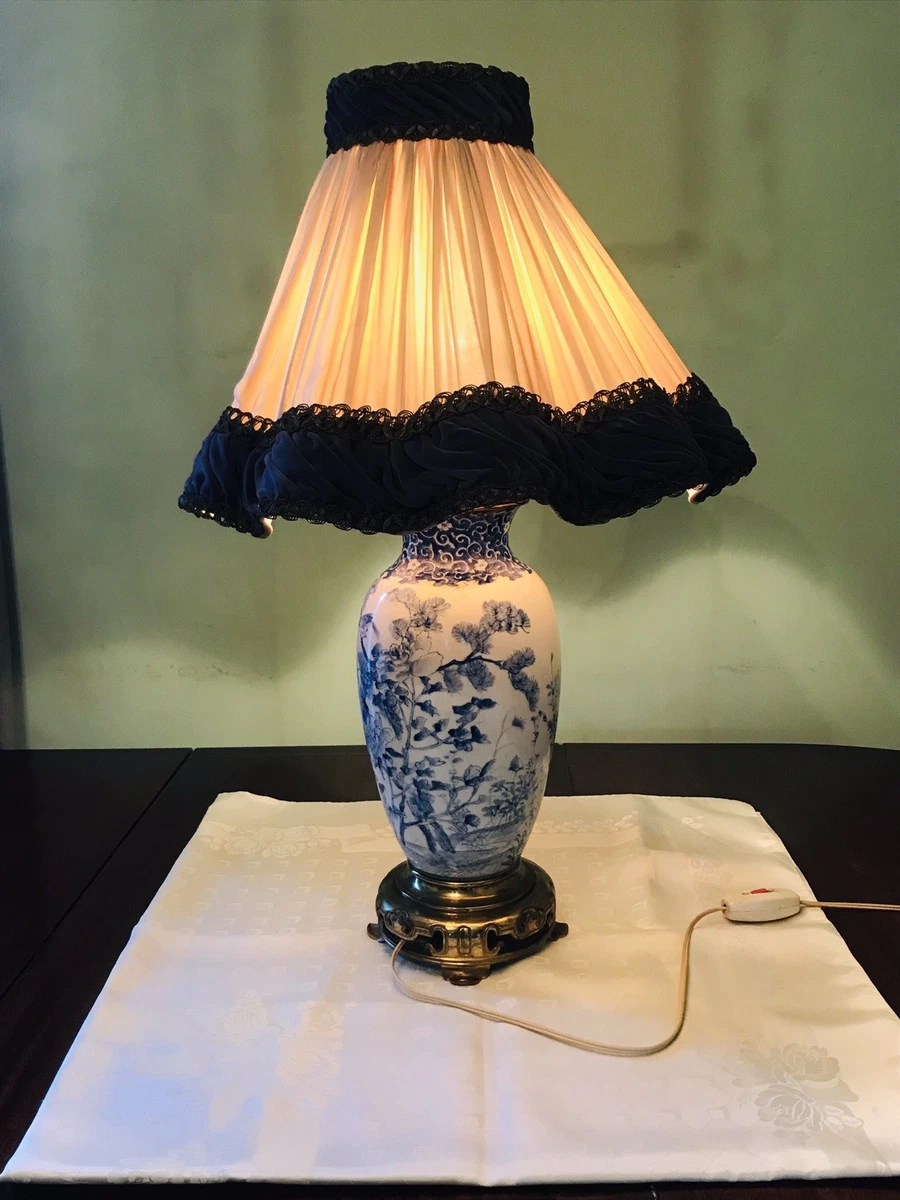 Working Large Vintage Chinese Blue And white Vase Lamp WITH SHADE
