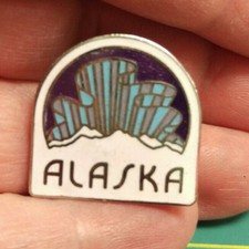 Alaska Pin - Northern Lights Aurora Borealis above Mountains 7/8 inch tall NICE