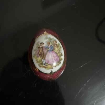VINTAGE LIMOGES FRANKREICH EIERFORM NICHT AUFKLAPPBAR SCHMUCKKÄSTCHEN VIKTORIANISCHE SZENE EINE SCHÖNHEIT 