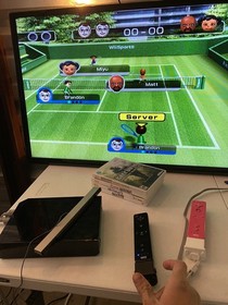 Nintendo Wii Bundle, 2 Controllers Nun Chucks 5 Games Wii Sports