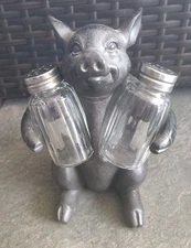 Salt And Pepper Pig Stand 7" Resin And Glass Shakers 3 Piece Set