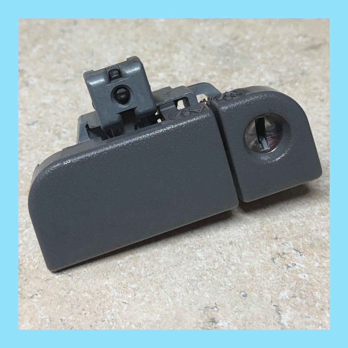 Honda Glove Box Latch With Key – Gray, Fits 97-06 CR-V, 95-04 Odyssey, 94-97 Accord (Direct Replacement)