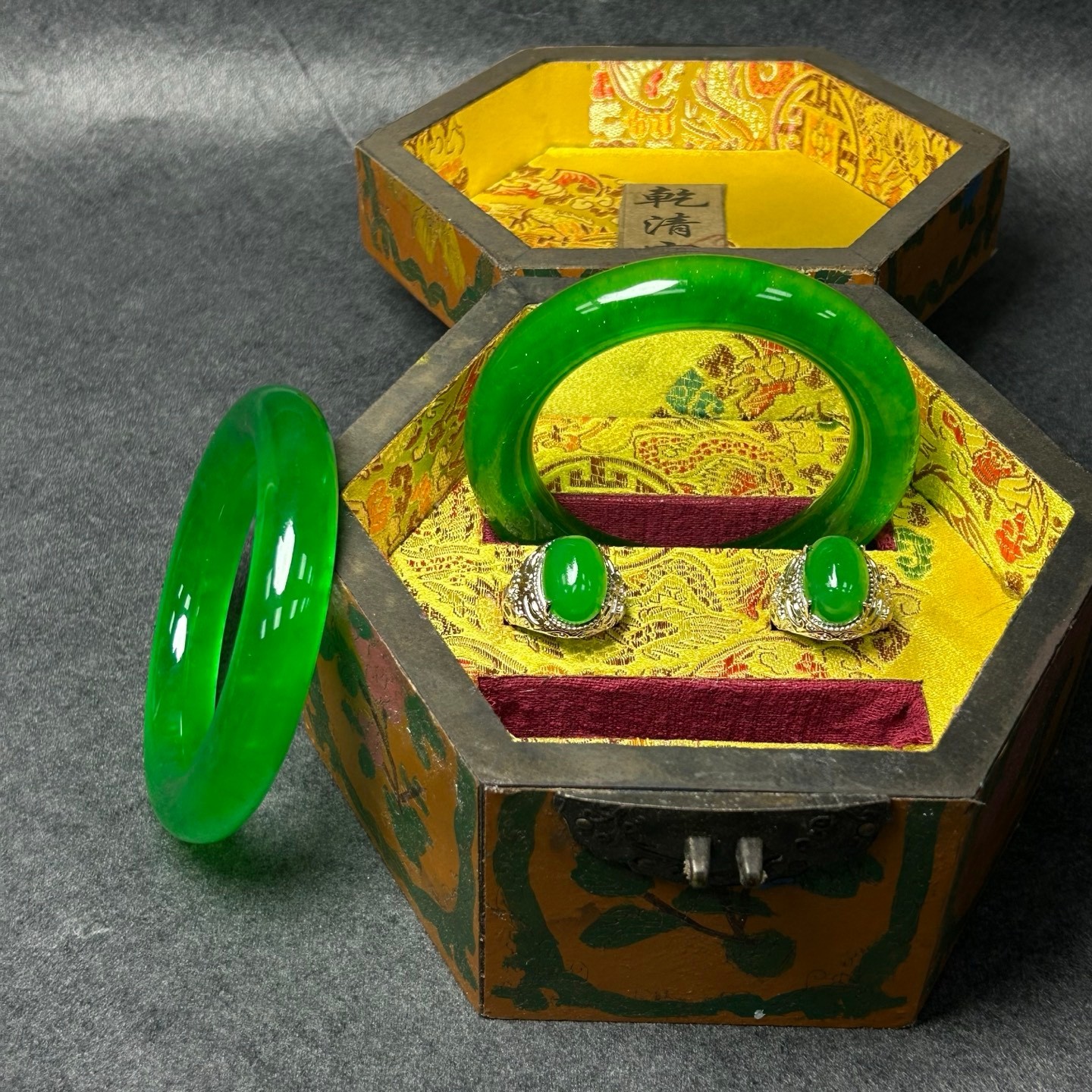 Picture 3 of 15