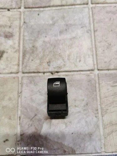 BMW 1 E87 Schalter für Fensterheber hinten rechts 2.00 Diesel 120kw 21047391