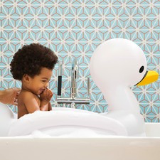 munchkin bath tub