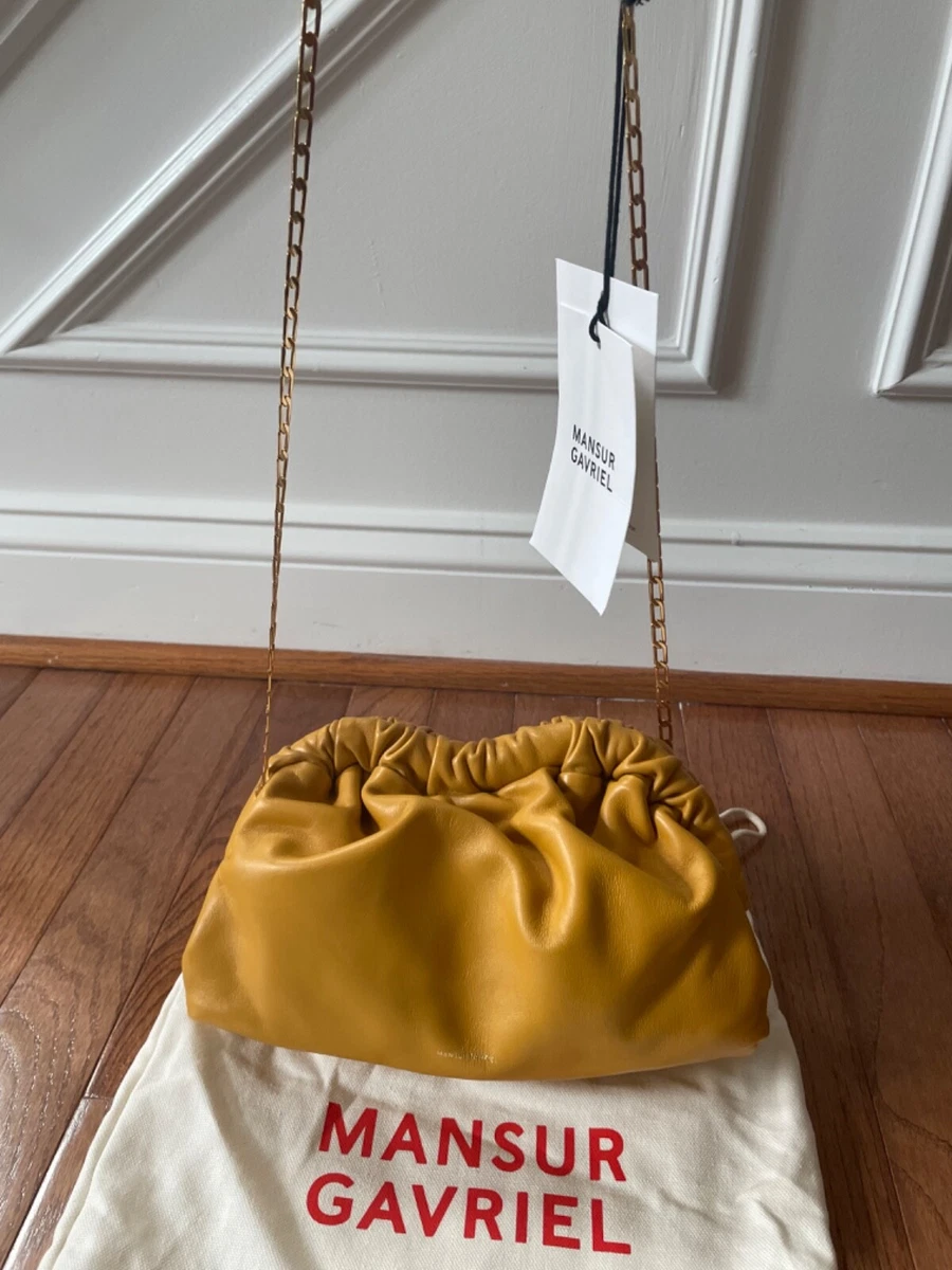 Bottega veneta store cloud clutch
