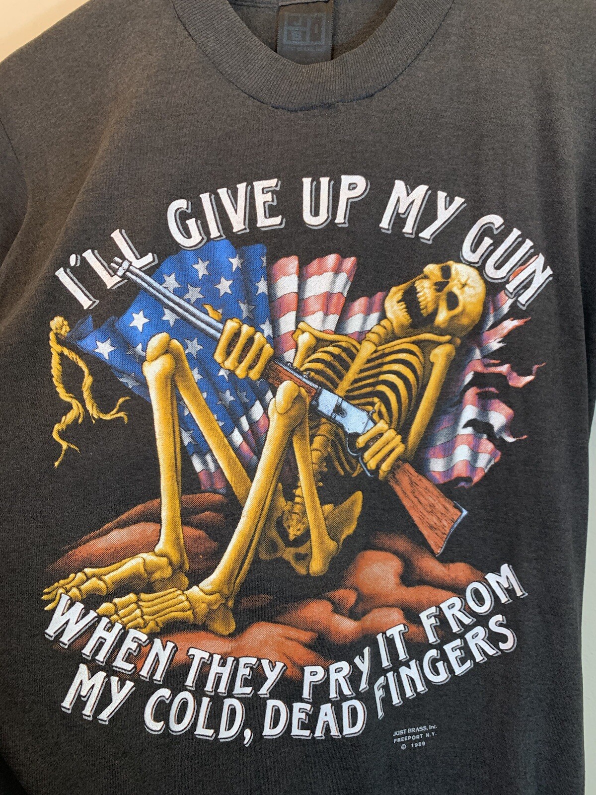 *RARE* Vintage 80’s 3D Emblem I’ll Give Up My Gun Just Brass Single Stitch Shirt image 5