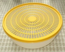 Vtg TUPPERWARE 1835 Colander/Strainer 10" Bowl 1836 Flow Through Seal Yellow Lid
