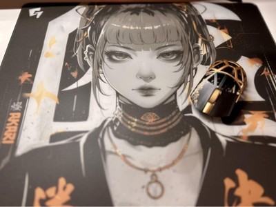 GLSSWRKS Akari Premium Glass Mousepad Gaming Mousepad Gold Color 