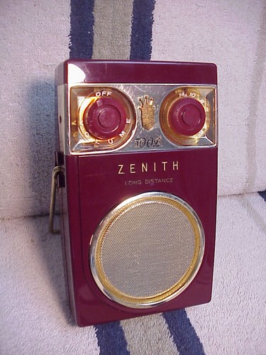 Zenith Royal 500D Radio USA Professionally Repaired Works Excellent Vintage 1957
