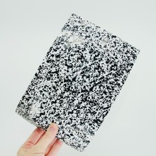 Lot 750 paper gift bags/ Lot 750 pochettes cadeau en papier