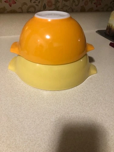 pyrex cinderella nesting mixing bowls vintage yellow and gold 442 and 443