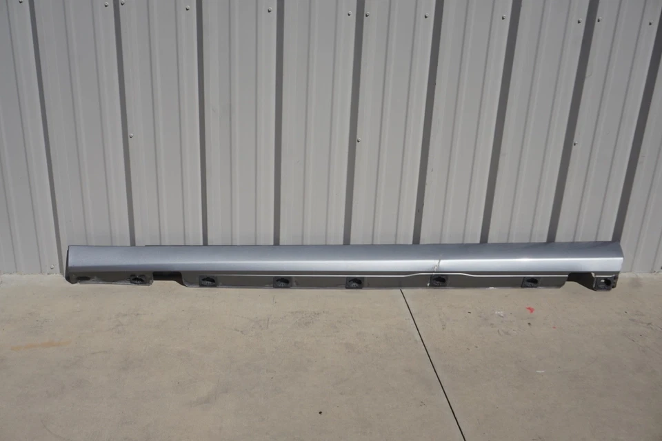 2010 - 2013 MERCEDES S550 W221 RIGHT PASS SIDE ROCKER PANEL SKIRT MOLDING OEM - Image 2 of 4