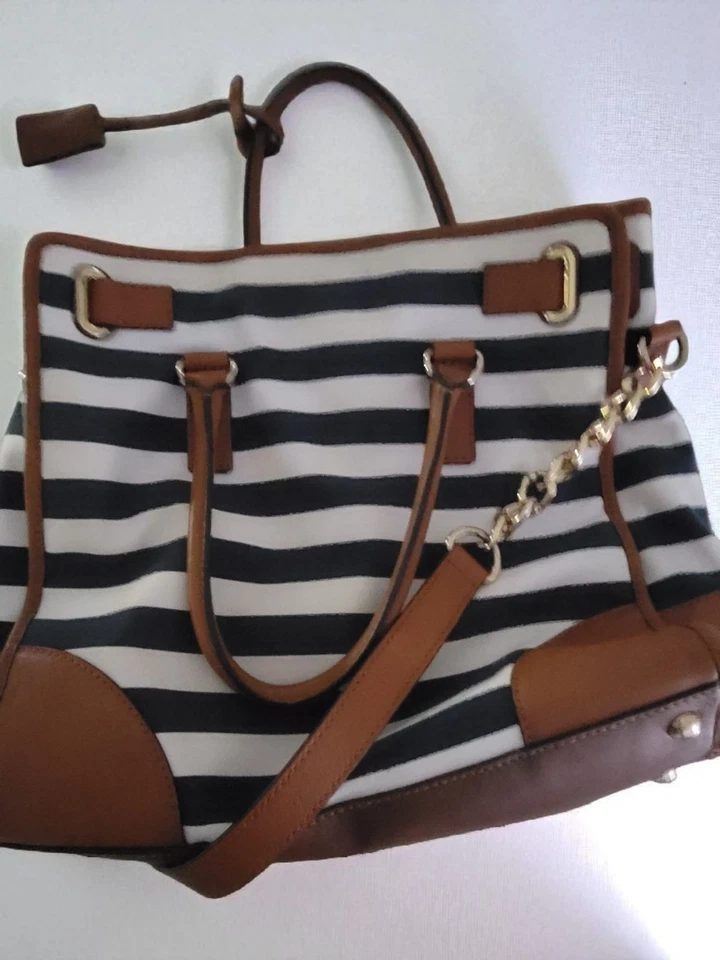 Bolsa tote Hamilton Michael Kors azul marinho e branco listrada lona - Imagem 2 de 4