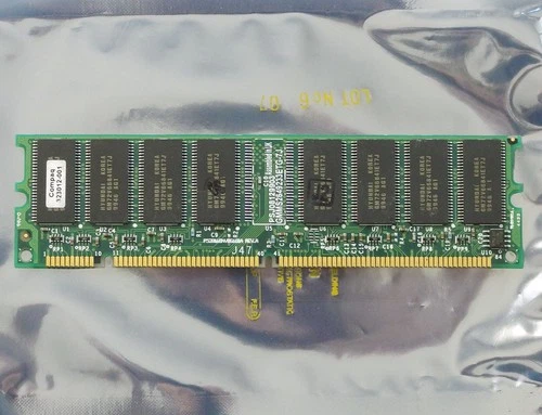 COMPAQ 323012-001 / Hyundai GMMS2649233ETG-7J 64MB PC100 CL2 168-pin DIMM SDRAM