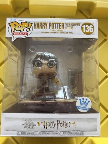 Funko Pop! Deluxe: Harry Potter with Hogwarts Letters #136 Exclusive