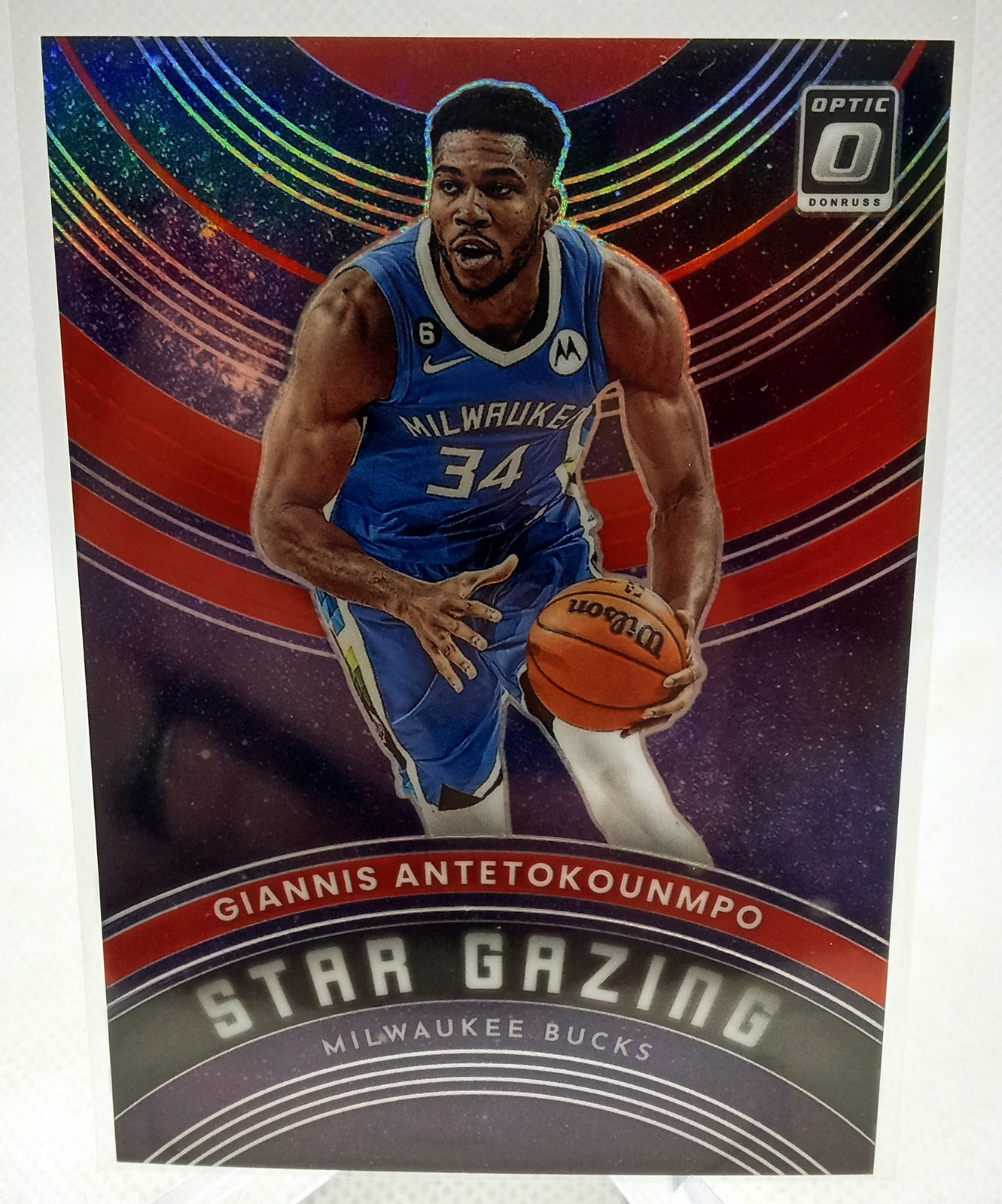 2022-23 Donruss Optic #1 Giannis Antetokounmpo Star Gazing Red #/99