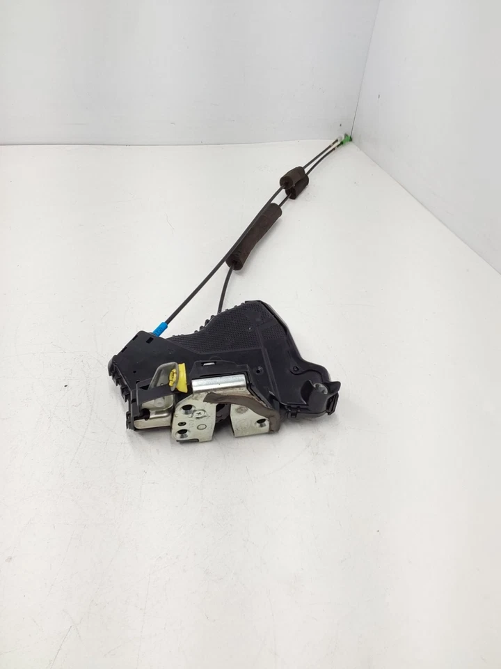 Actuador de cerradura de puerta lateral derecha Scion TC 2011 2016 FABRICANTE DE EQUIPOS ORIGINALES Foto 2 de 4