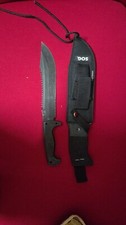 coltello a lama fissa marca Sog