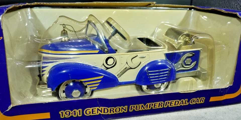 Crown Premiums NAPA 1941 Gendron Pumper Pedal Car 1/24 - Image 3 of 3