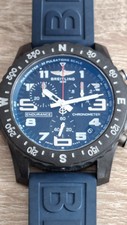 Breitling Endurance Pro X82310 in dunkelblau.