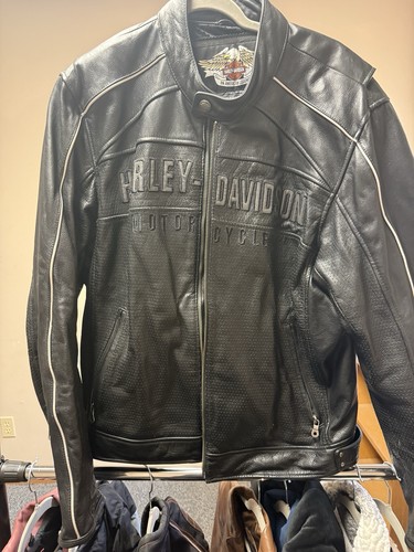 Harley-Davidson Men’s Black Leather Motorcycle Jacket Perforated Riding Coat XL