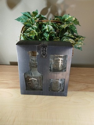 Jack Daniels Single Barrel Select Barrel EMPTY Bottle & 2 Glass Set, 2016 