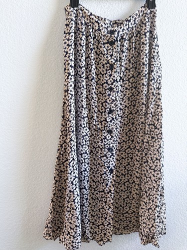 & Other Stories Paris Atelier Floral Daisy Print Buttoned Midi Skirt