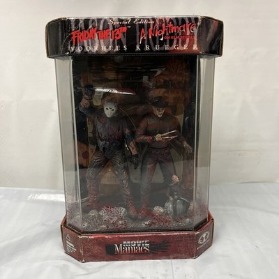 McFarlane Movie Maniacs Special Edition Jason VS Freddy Fish Tank NEW