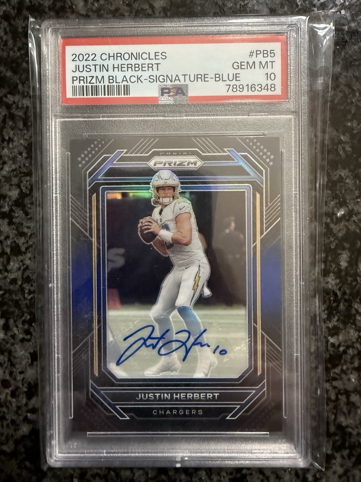 2022 PANINI CHRONICLES PRIZM BLACK BLUE Justin Herbert AUTO #/25 PSA 10 Gem Mint