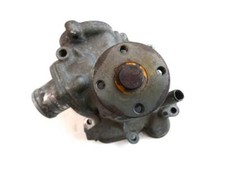 Pompe à eau Mercedes 420