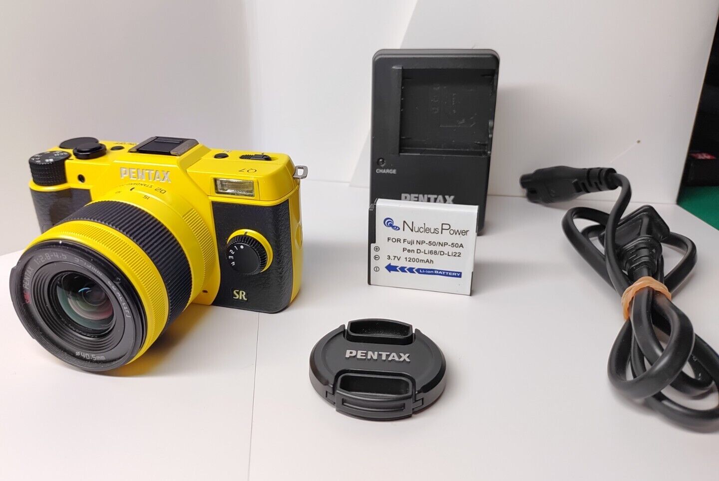 PENTAX+Pentax+Q+Q7+12.4+MP+Digital+Camera+-+Yellow+%28Kit+w%2F+5