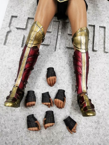 Used Action Body Figure HT 1/6HotToys Dawn of Justice HT MMS359 Wonder Woman 1.0 - Picture 4 of 5