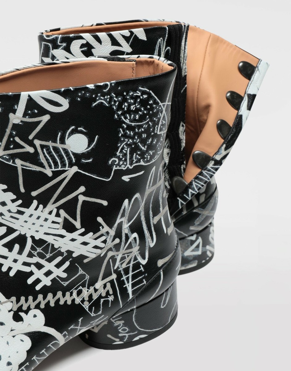 Maison Martin Margiela Painted Graffiti Tabi Boots 37 brand Maison Martin Margiela Painted Graffiti Tabi Boots 37 brand