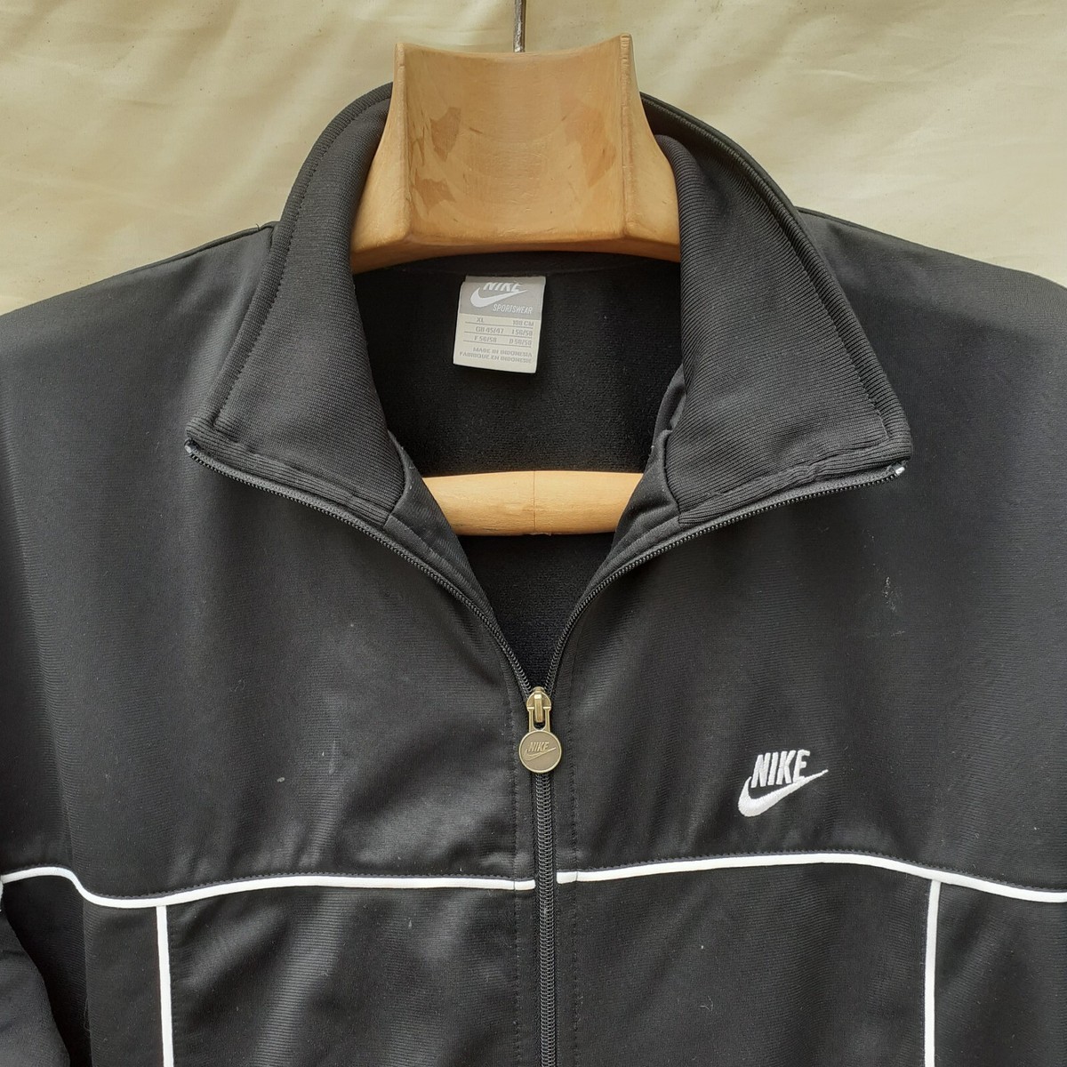 Nike Vintage 00s Track Jacket Men's Extra Large Black White Nike Vintage 00s Track Jacket Men's Extra Large Black White